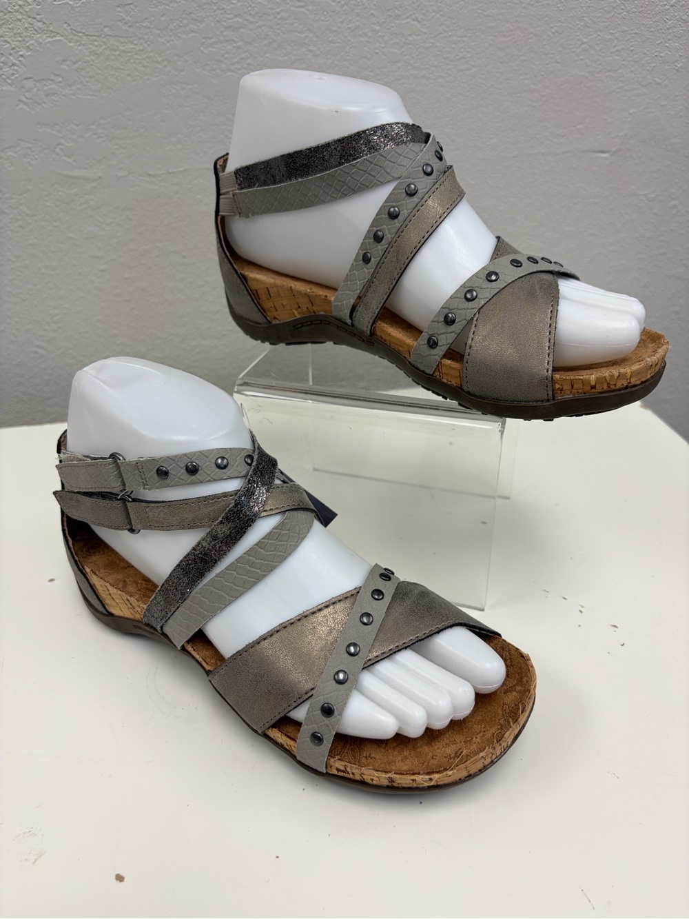 BEARPAW Julianna II Sandal NWOT
